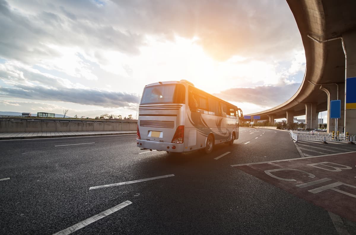 Descubre Cómo Autos casado Hace que el Alquiler de Autocares en Málaga Sea un Viaje Sin Estrés